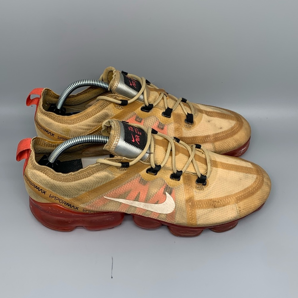Nike Air VaporMax 2019 Gold Red Running Shoes AR6631-701 Men's Sz‎ 10.5 EU44.50